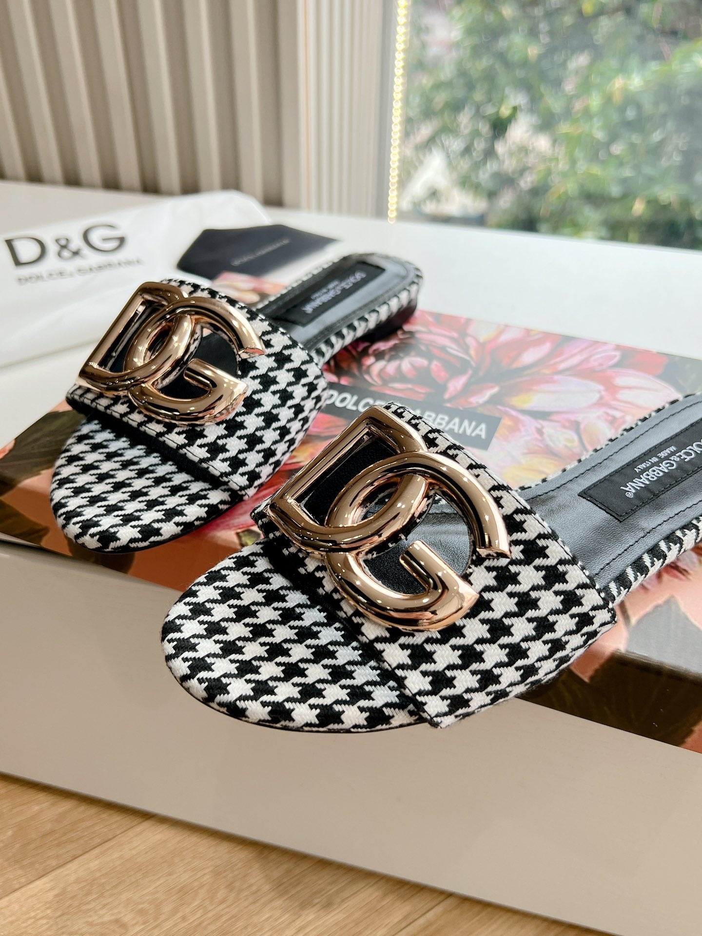 DOLCE&GABBANA DG leather slides