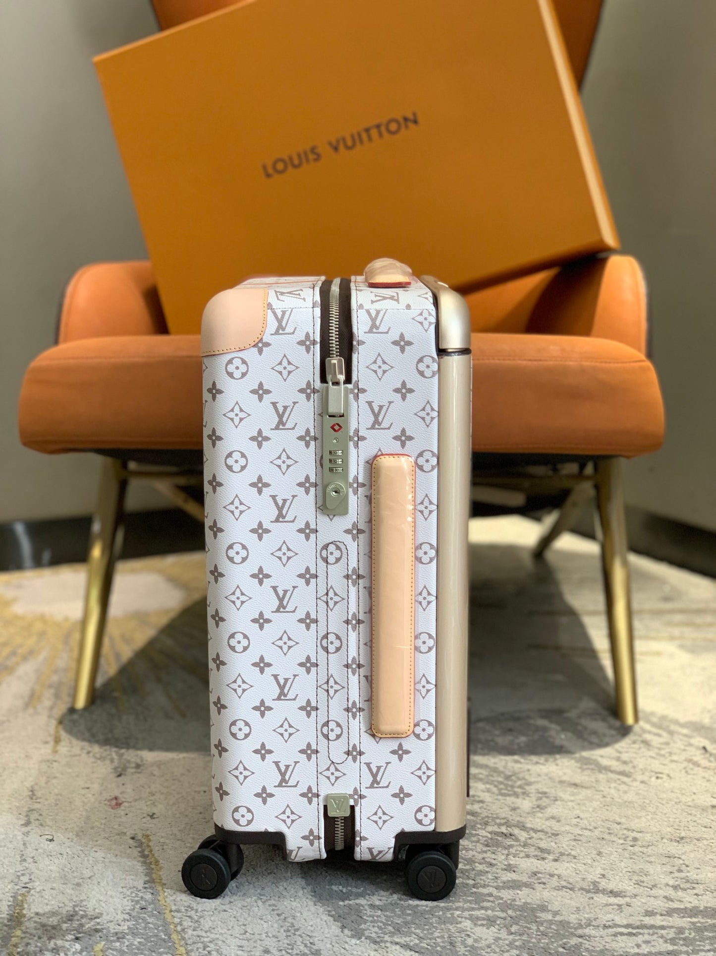 Louis Vuitton Horizon 55