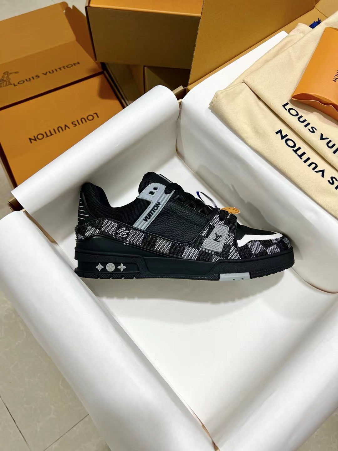Louis Vuitton Sneakers