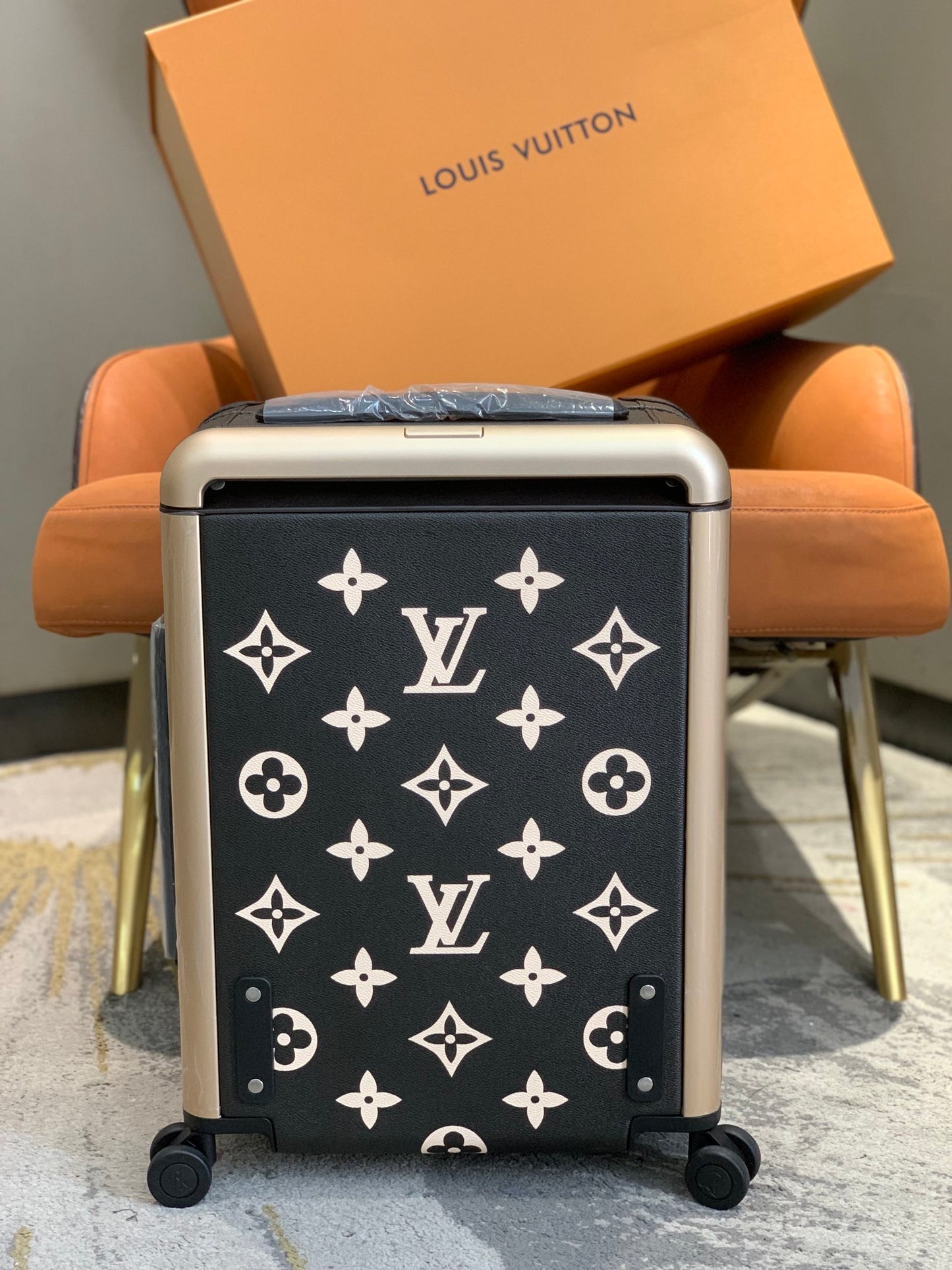 Louis Vuitton Horizon 55