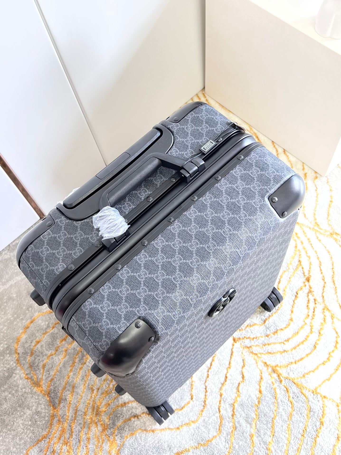 Gucci Porter cabin plus trolley