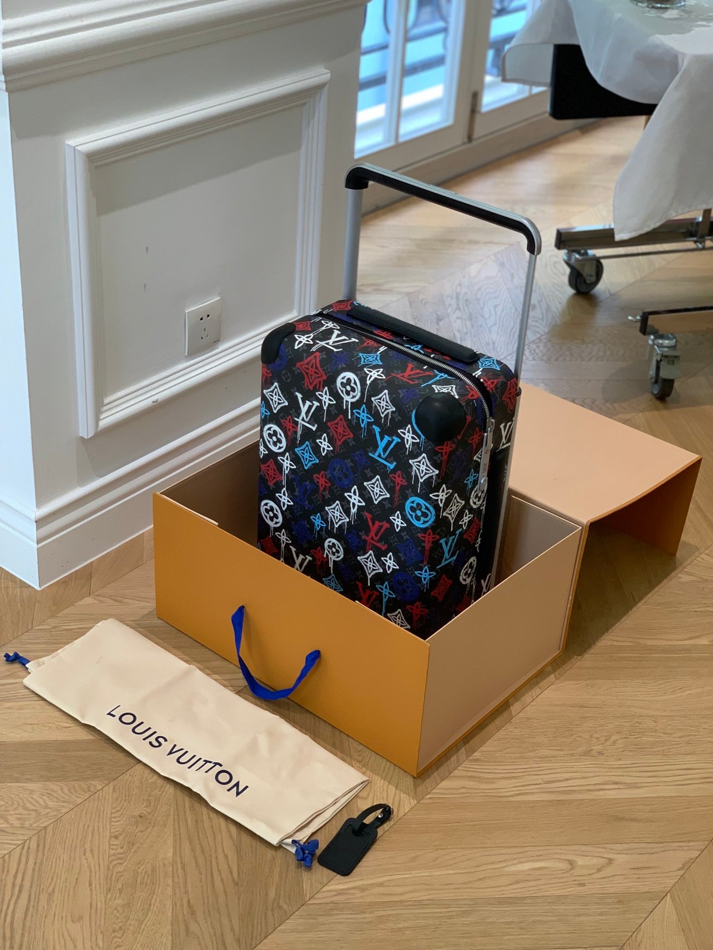 Louis Vuitton Horizon 55