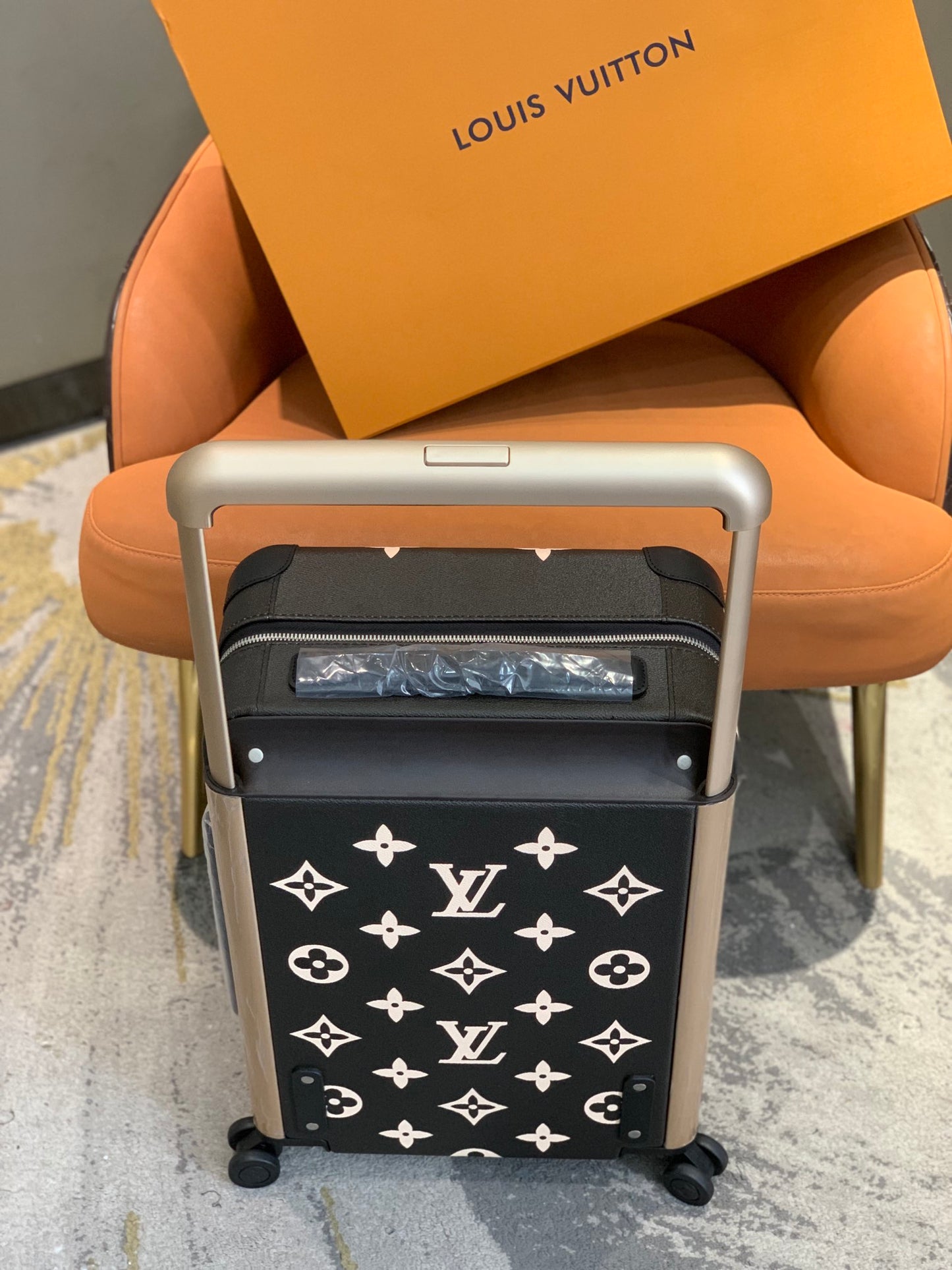 Louis Vuitton Horizon 55