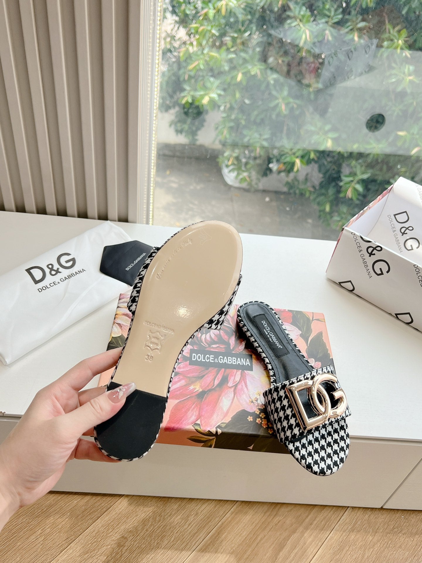 DOLCE&GABBANA DG leather slides