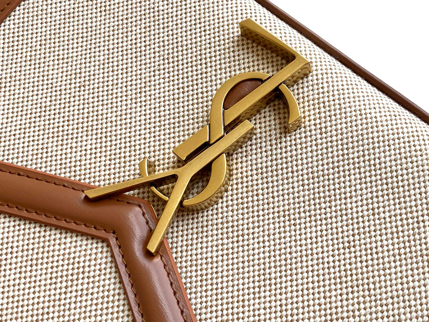 Saint Laurent Cassandra