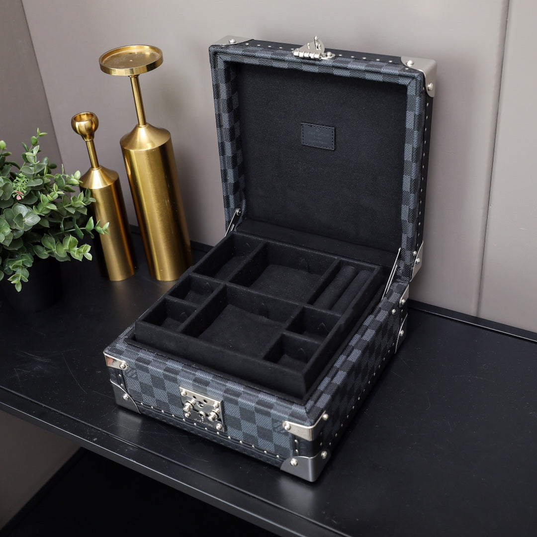 Louis Vuitton Jewelry Case Trunk