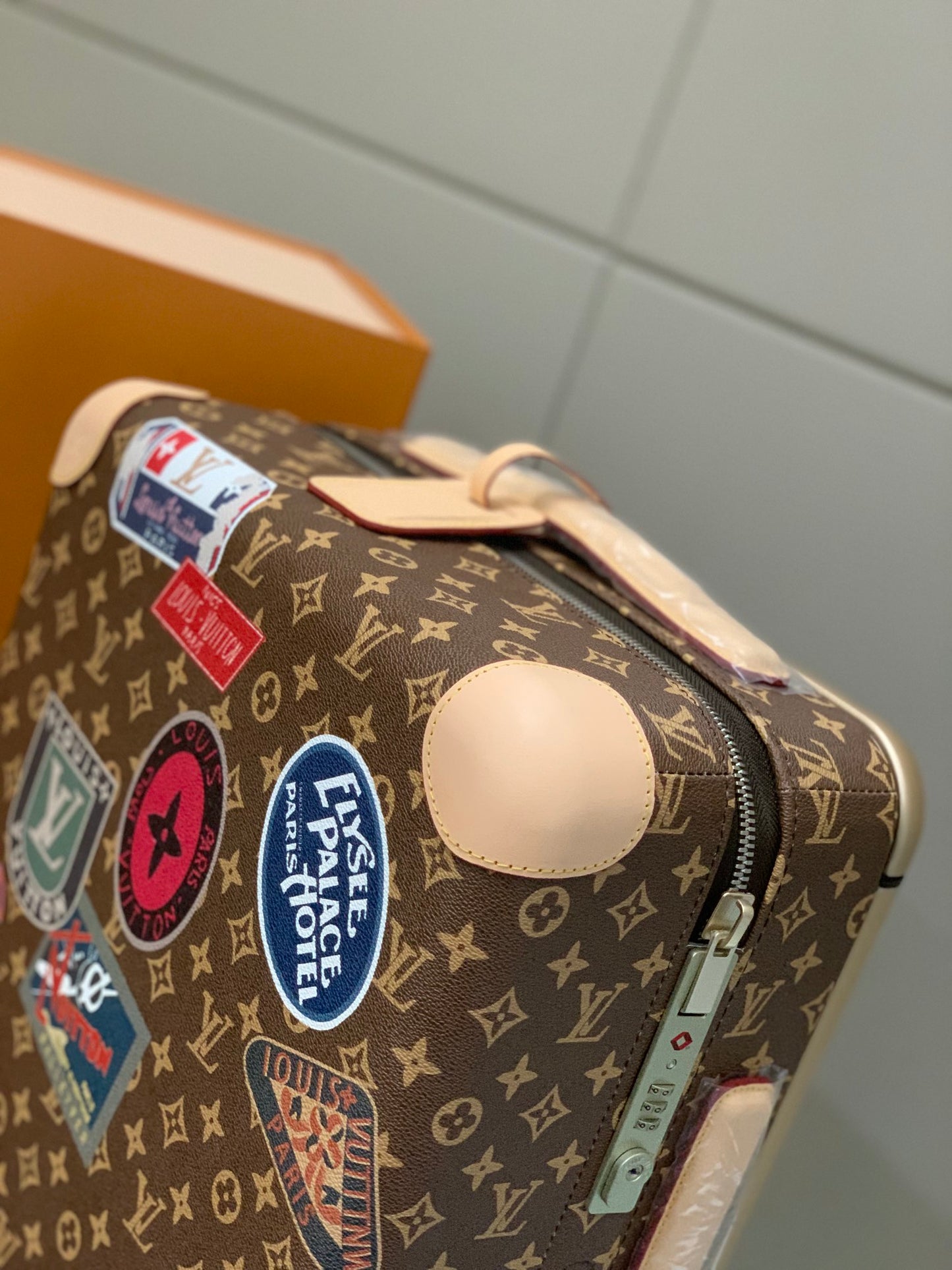 Louis Vuitton Horizon 55