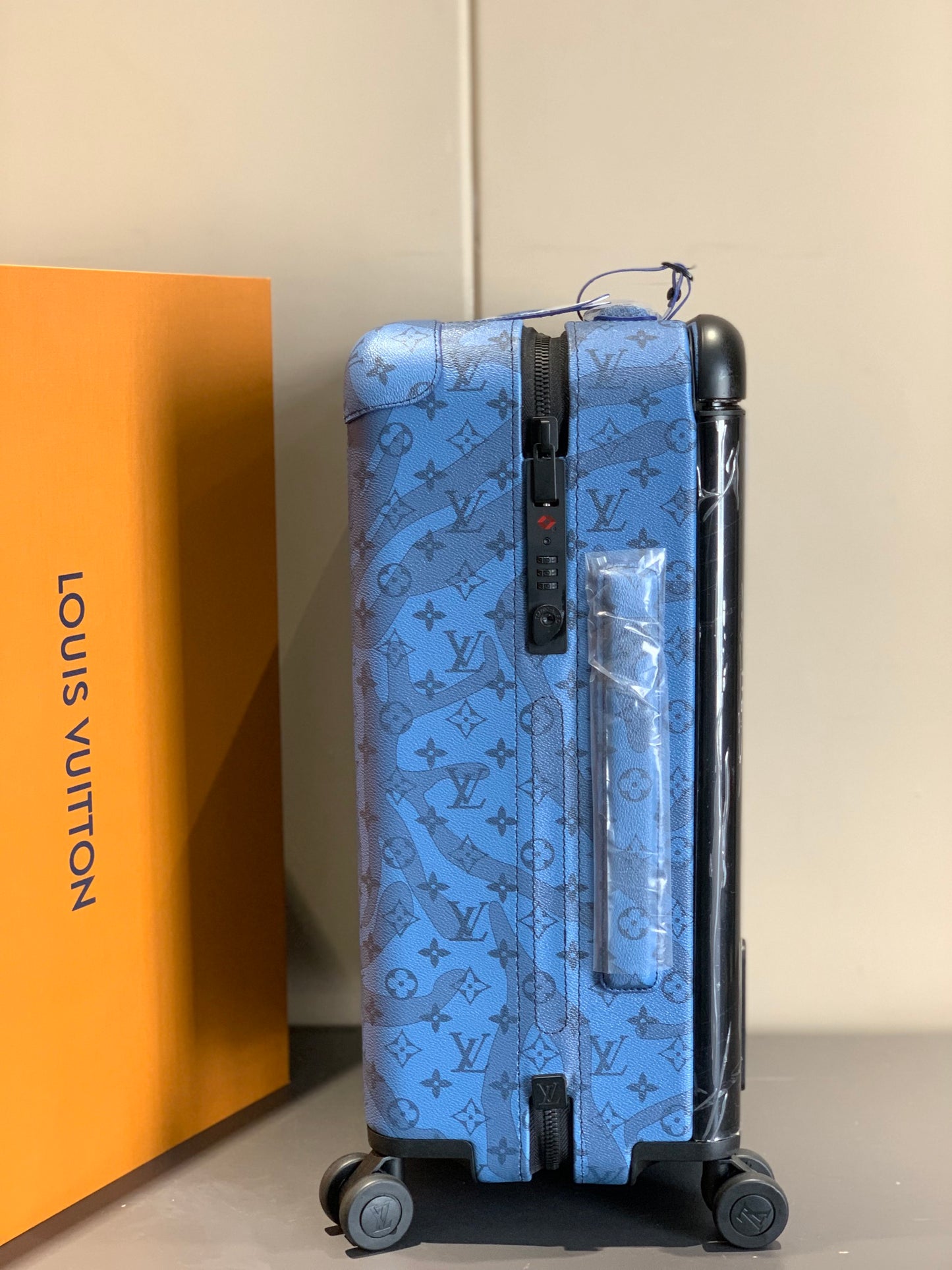 Louis Vuitton Horizon 55