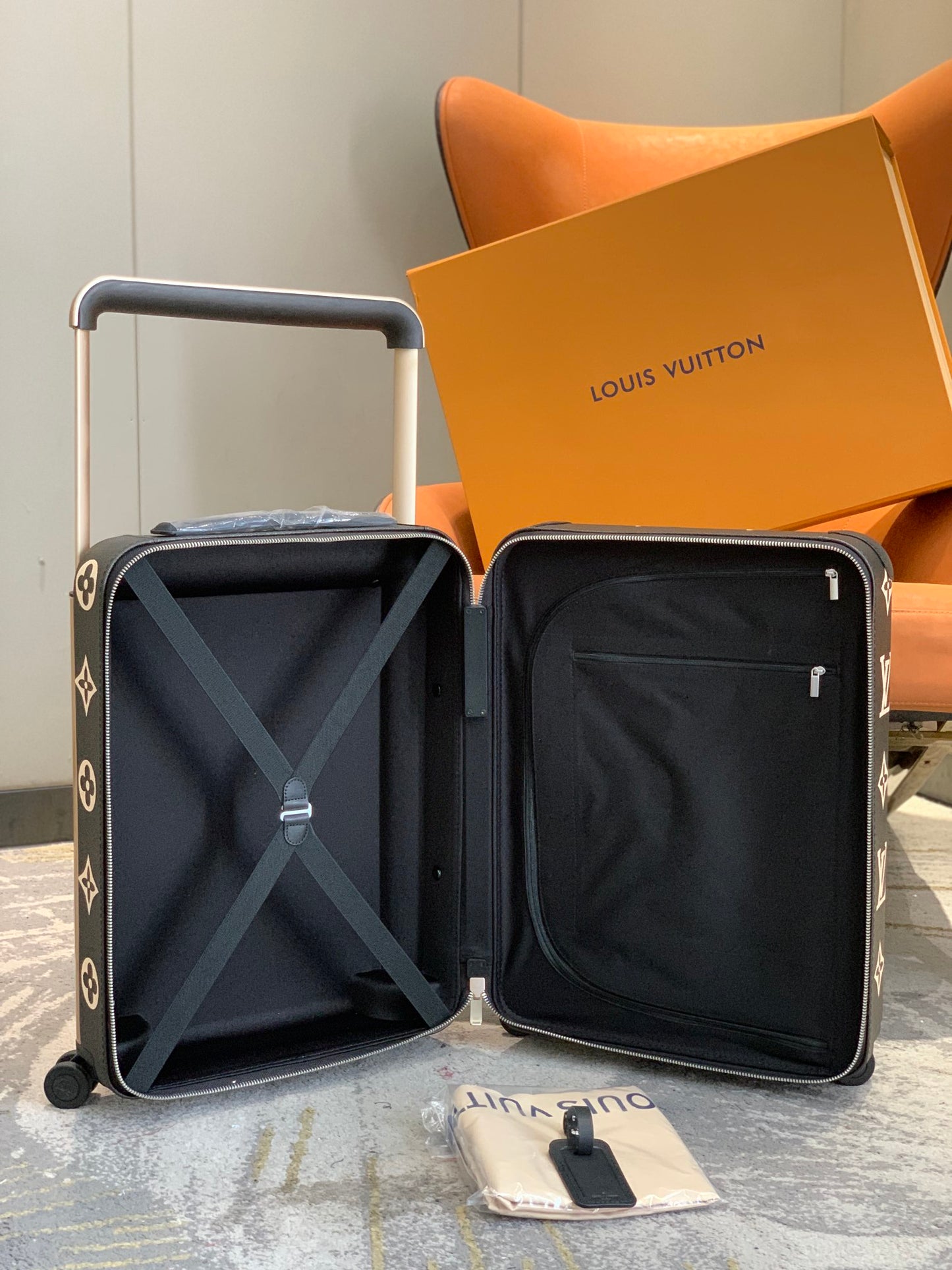 Louis Vuitton Horizon 55