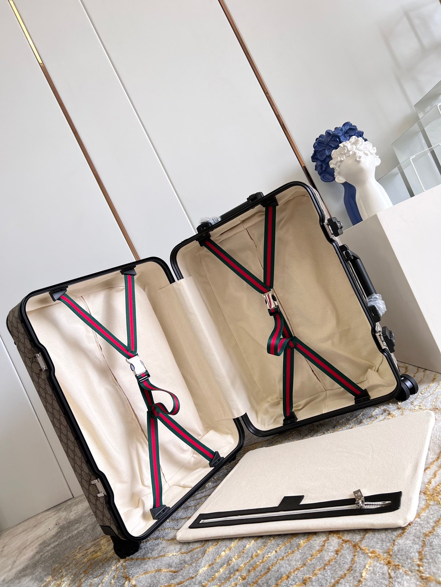 Gucci Porter cabin plus trolley