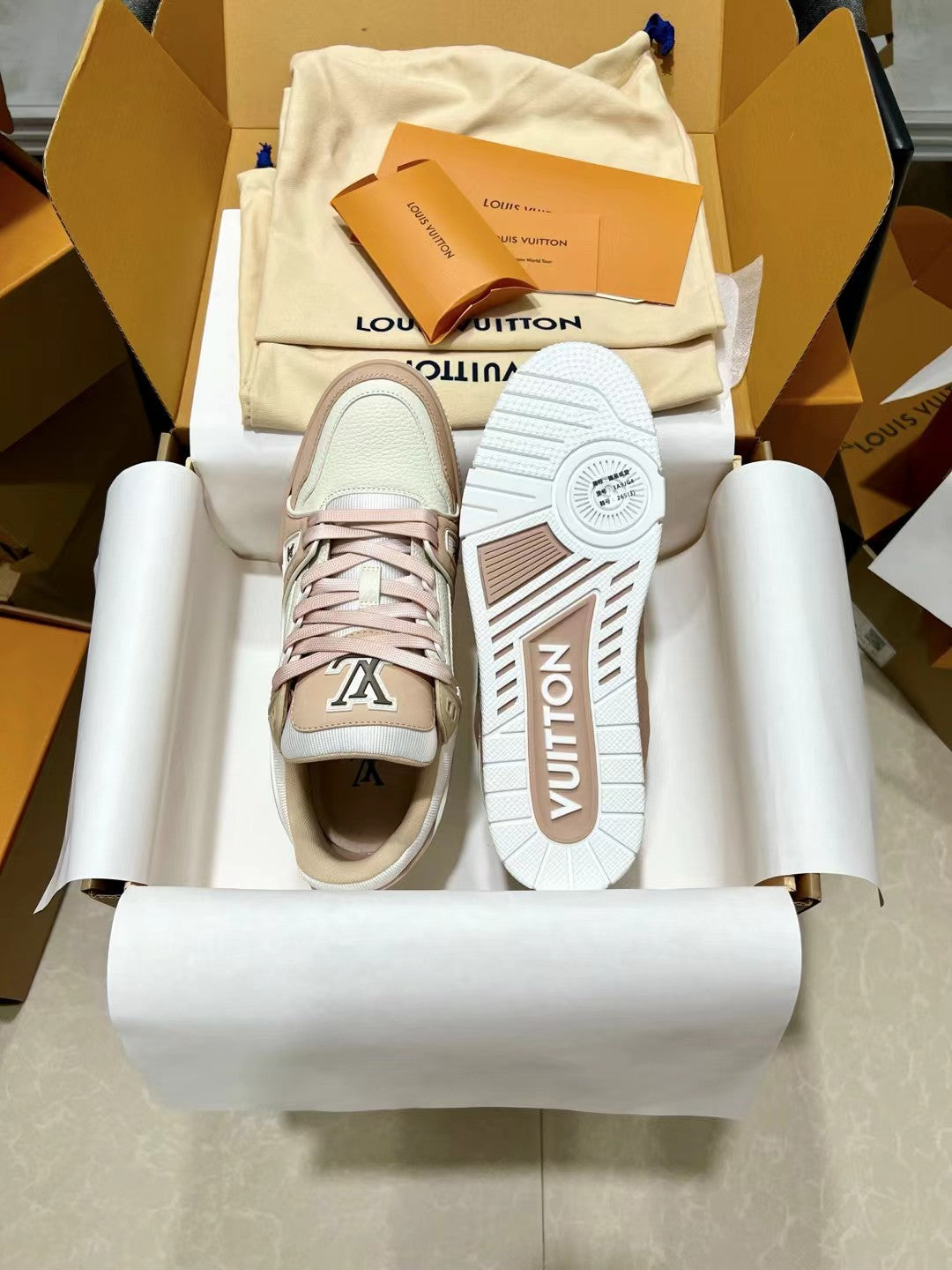 Louis Vuitton Sneakers