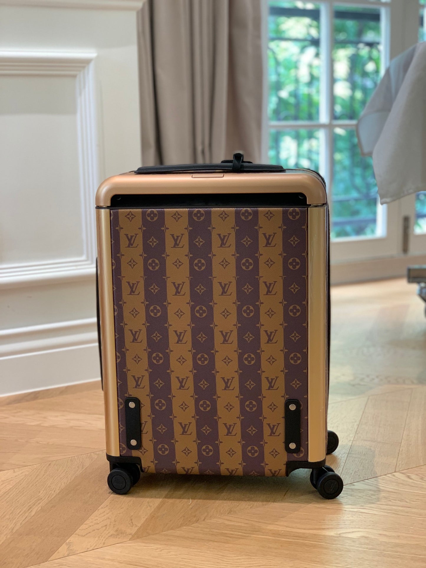Louis Vuitton Horizon 55