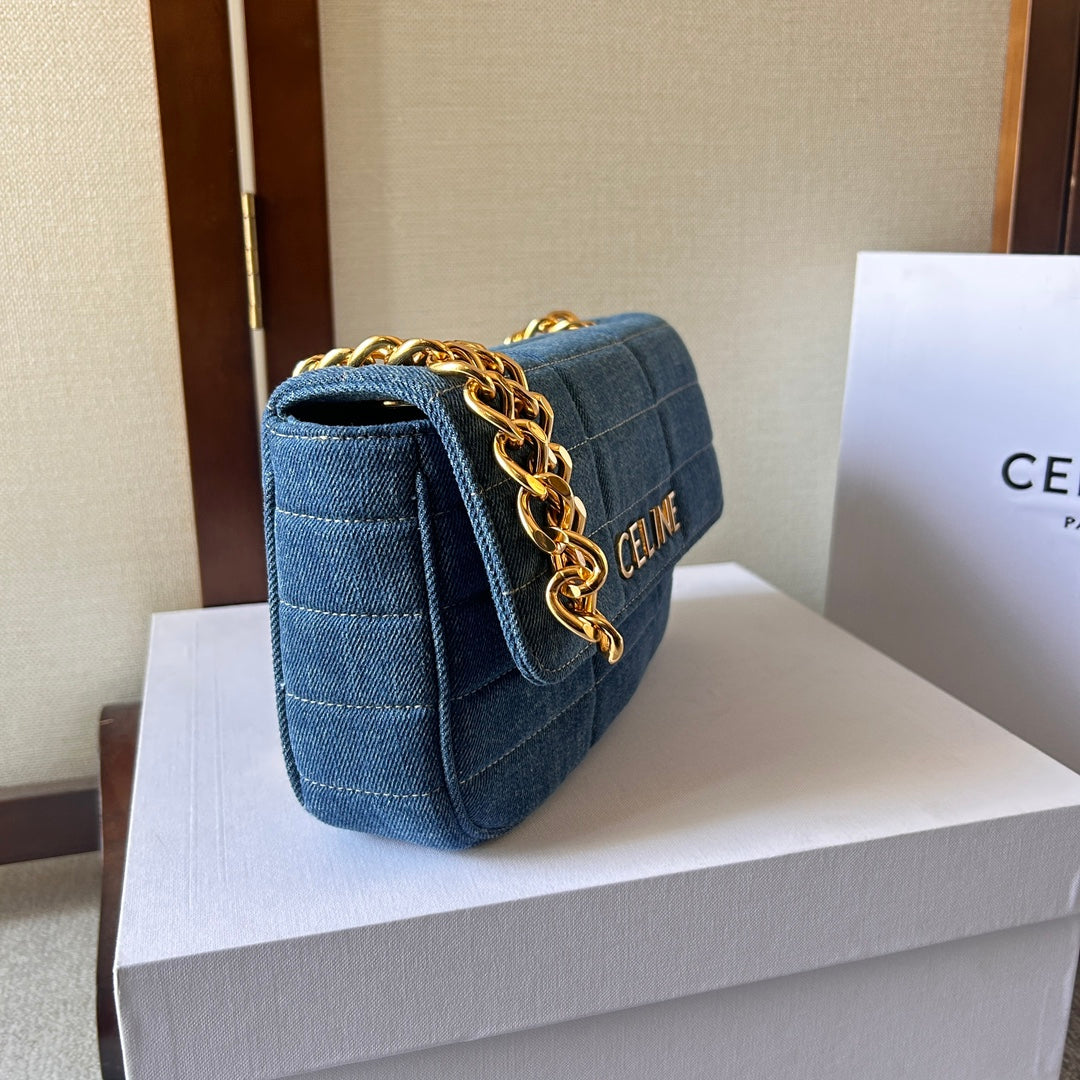 Chain Shoulder Bag Matelasse Monochrome Celine in Beige Quilted Goatskin