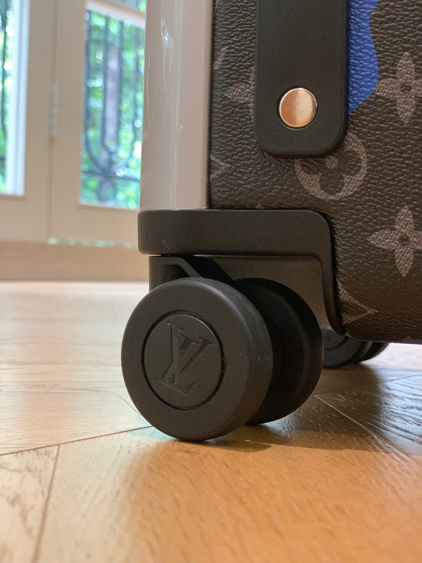 Louis Vuitton Horizon 55