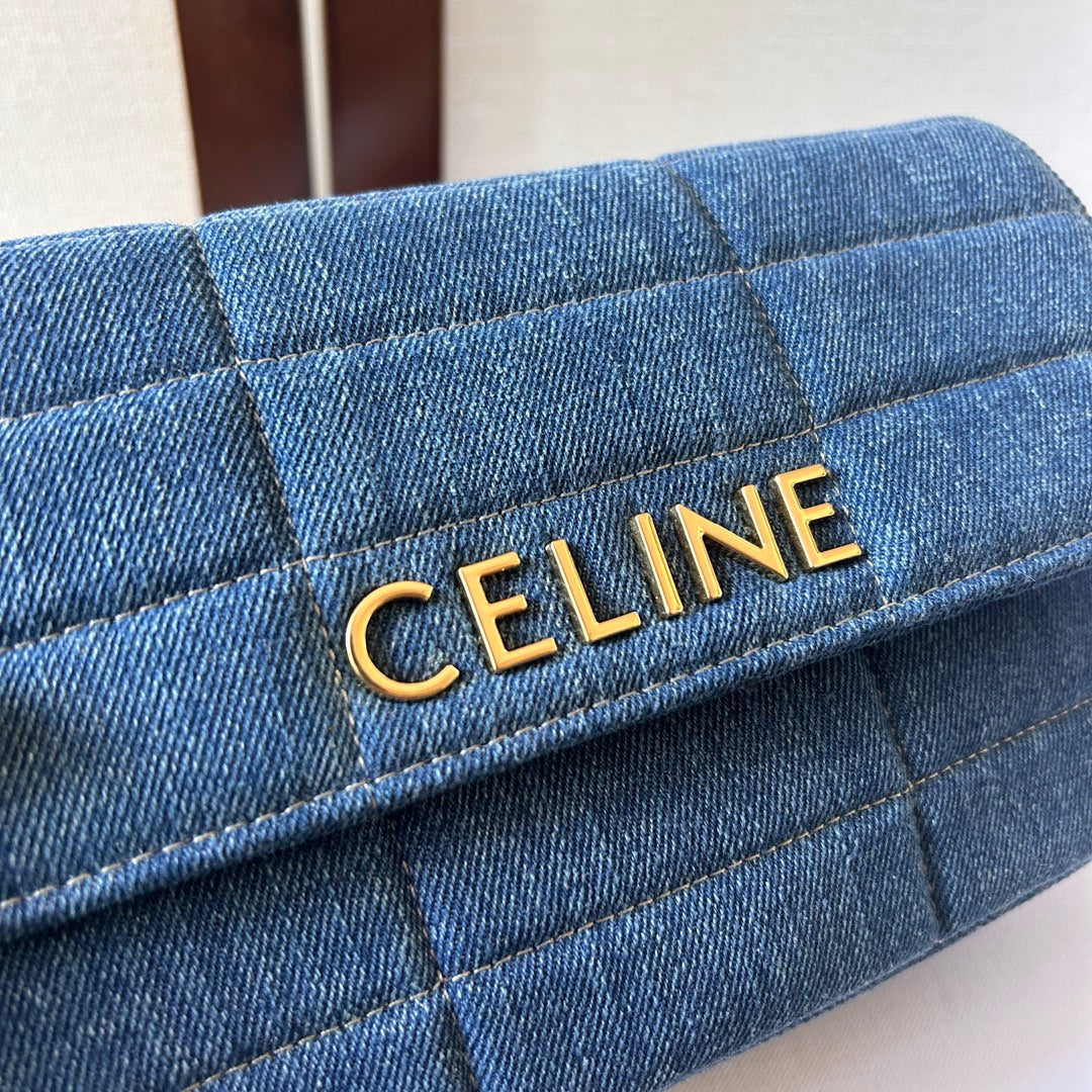 Chain Shoulder Bag Matelasse Monochrome Celine in Beige Quilted Goatskin