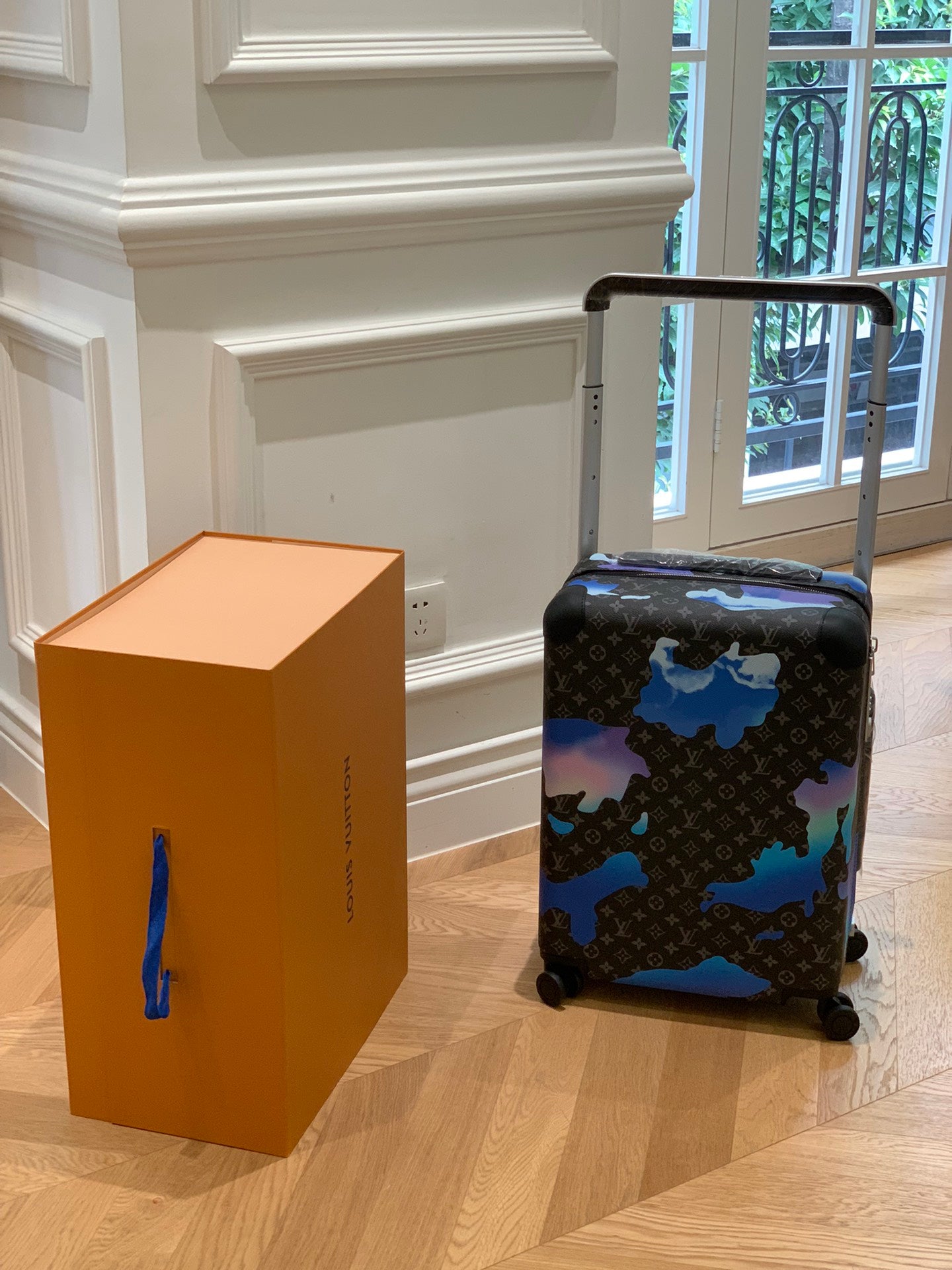 Louis Vuitton Horizon 55