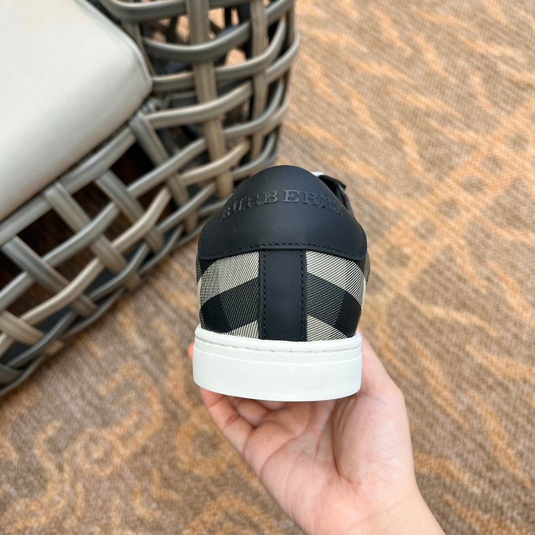 Burberry Sneakers