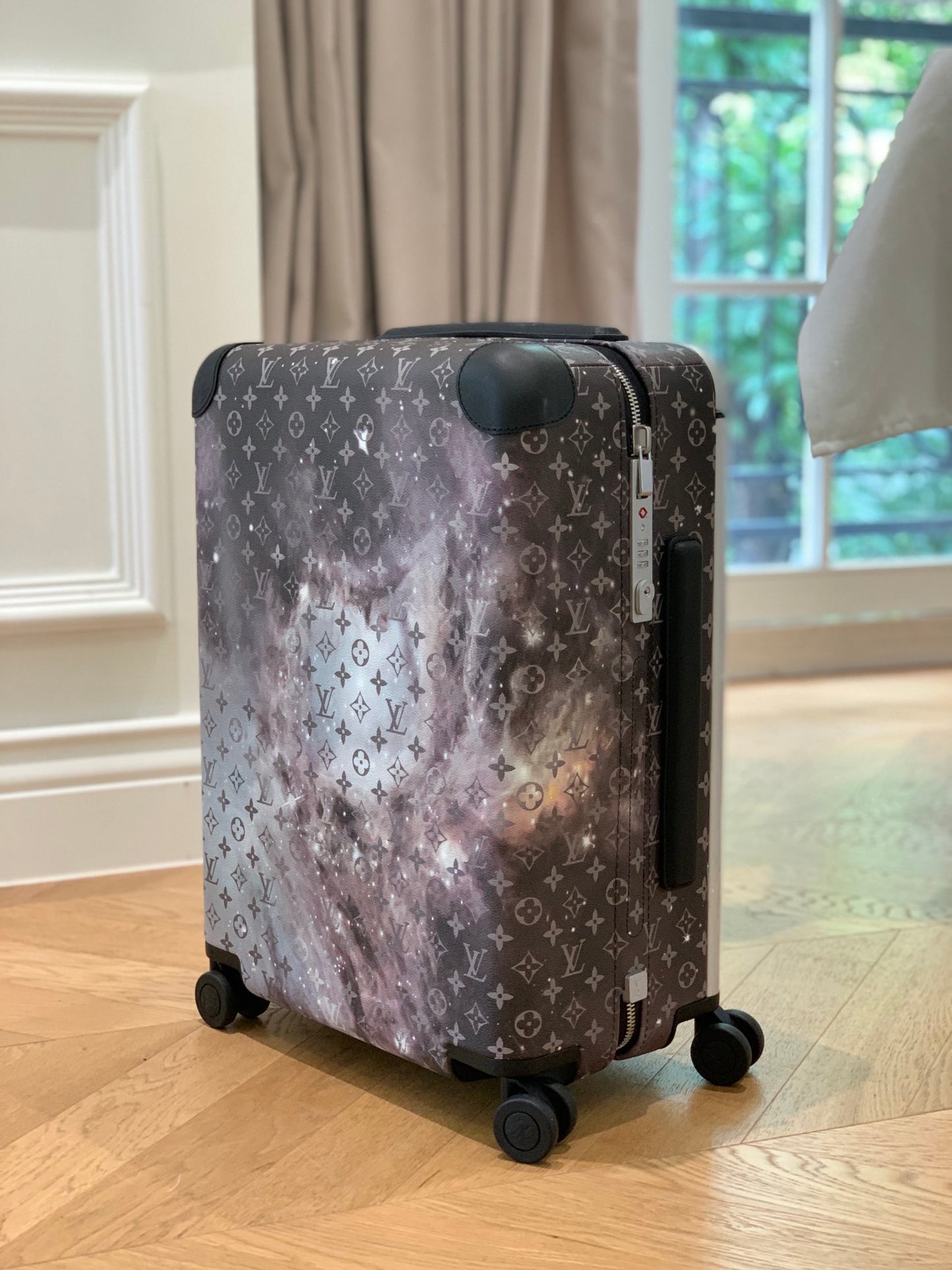 Louis Vuitton Horizon 55