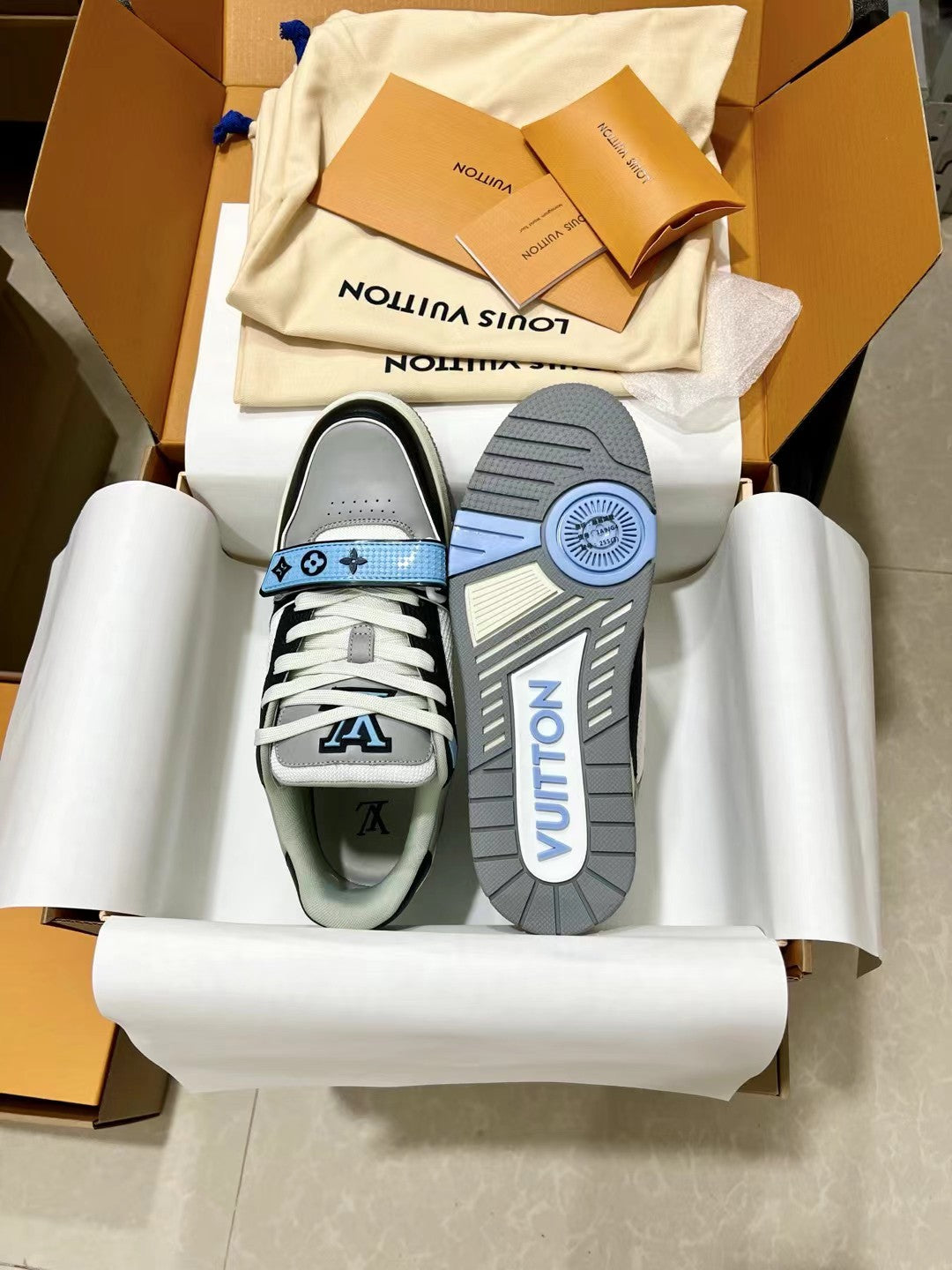 Louis Vuitton Sneakers