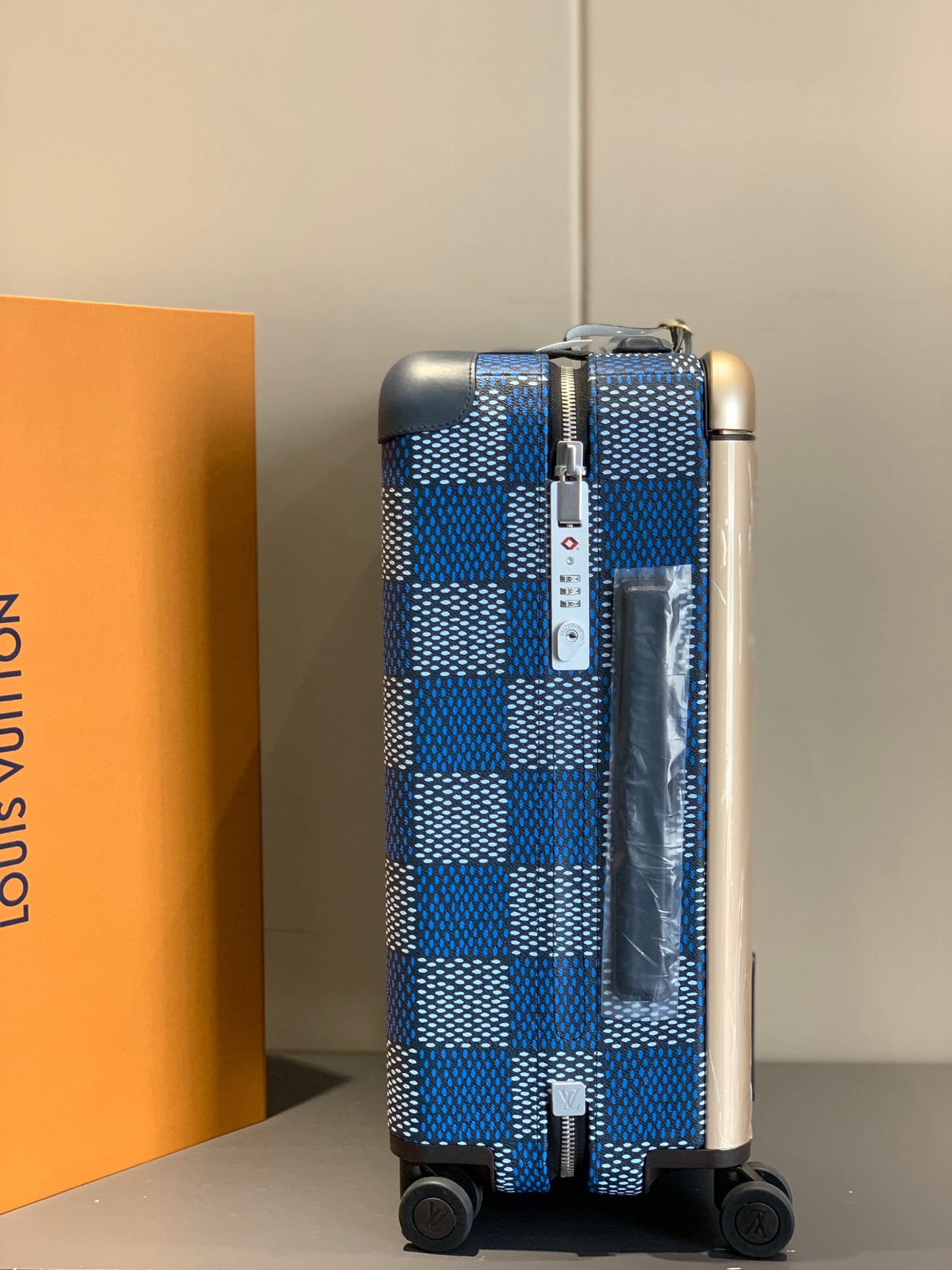 Louis Vuitton Horizon 55