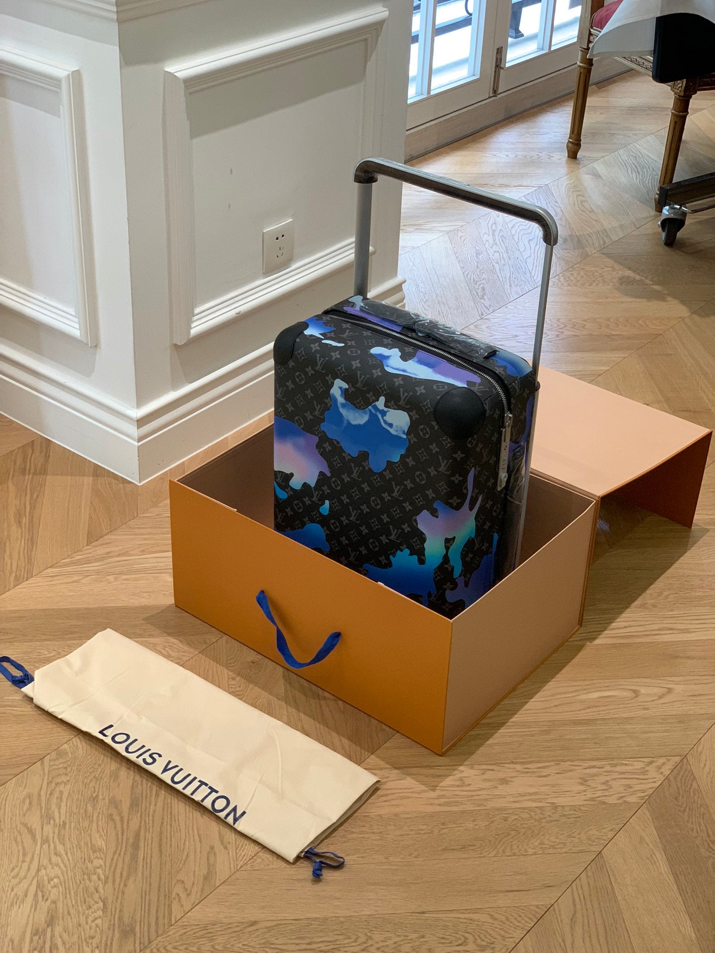 Louis Vuitton Horizon 55