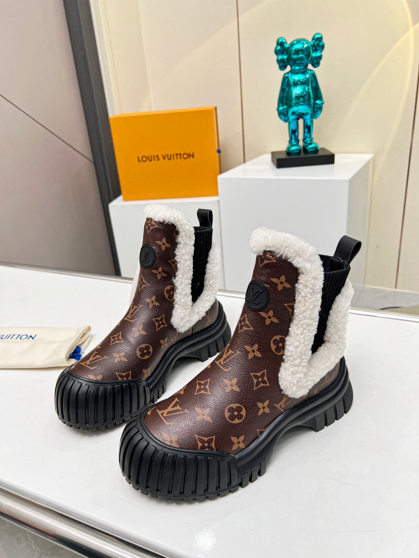 Louis Vuitton Ruby Ranger Flat