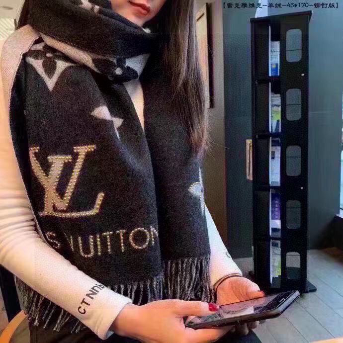 Louis Vuitton scarf
