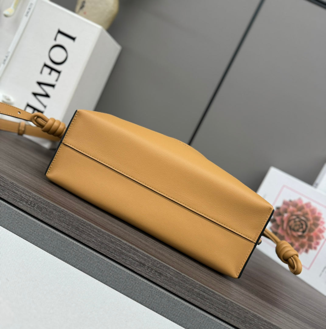 LOEWE Flamenco