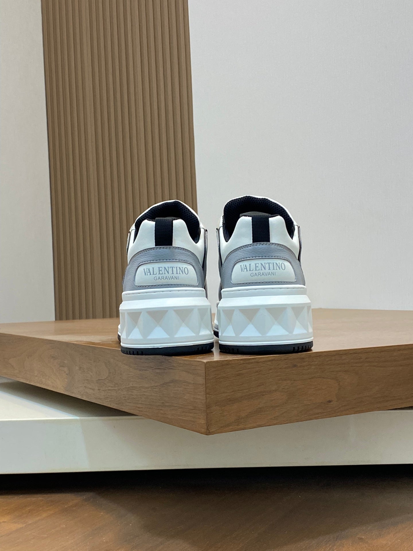 Valentino low top Sneakers