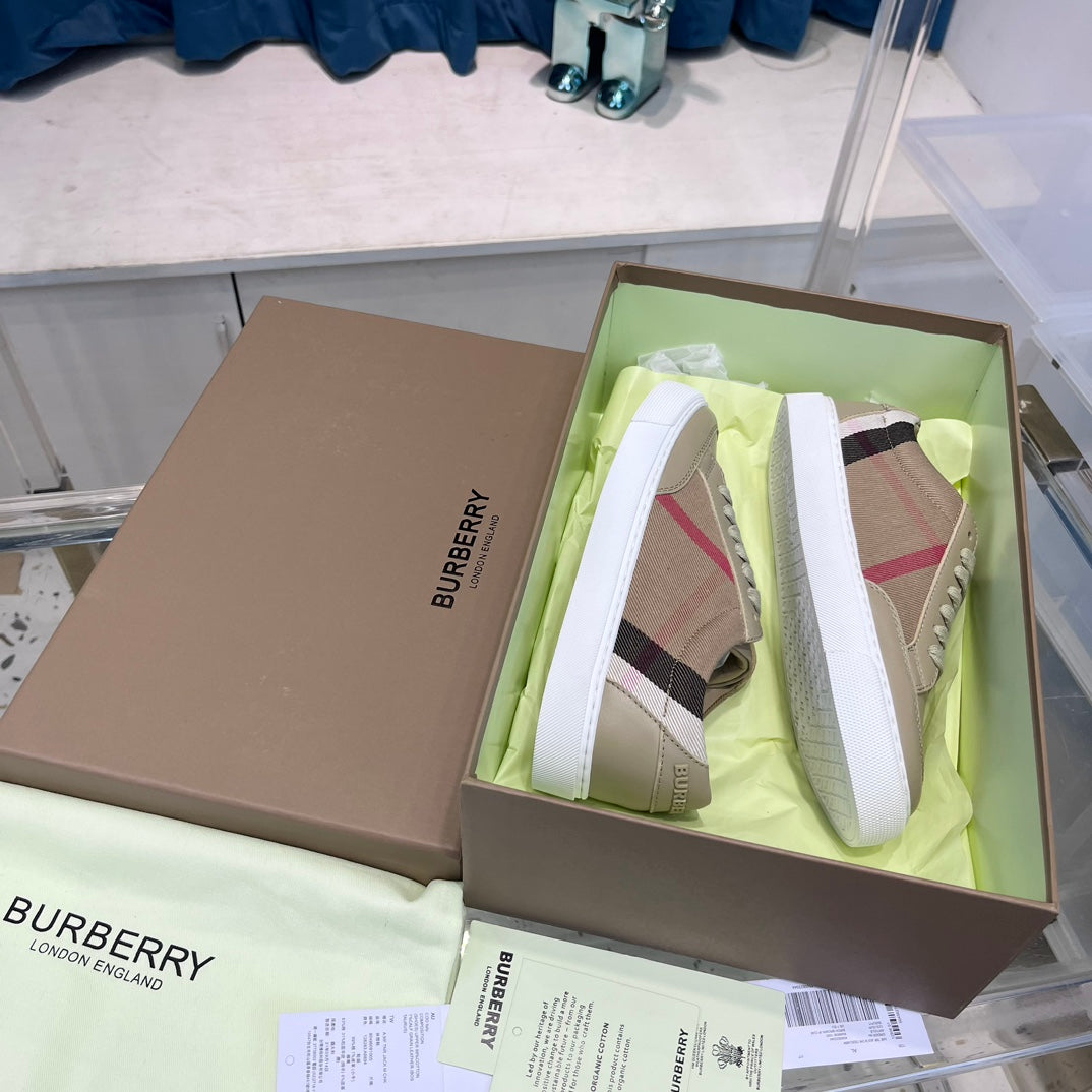 Burberry Sneakers