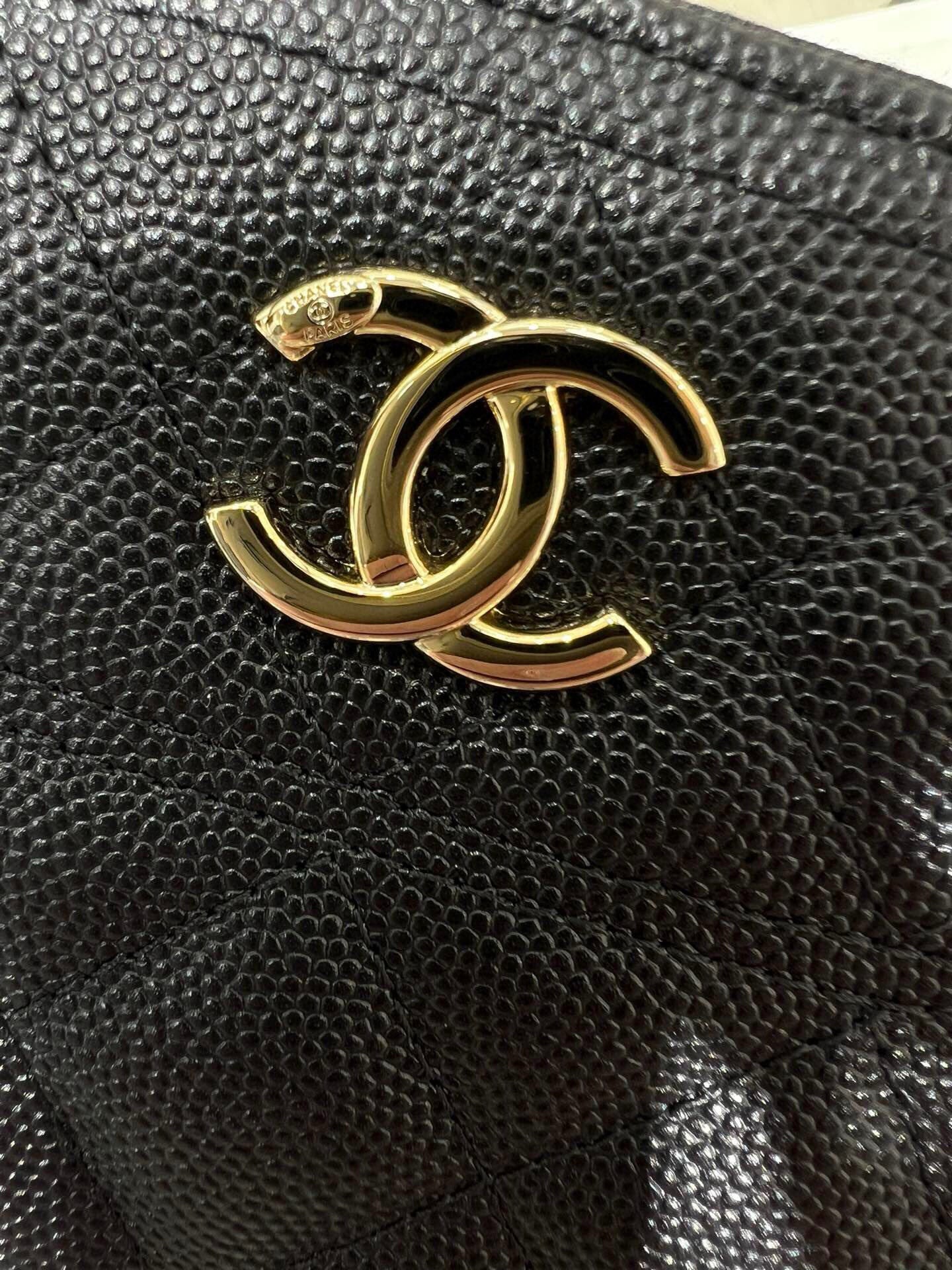 Chanel 22C Mini Round Vanity Bag