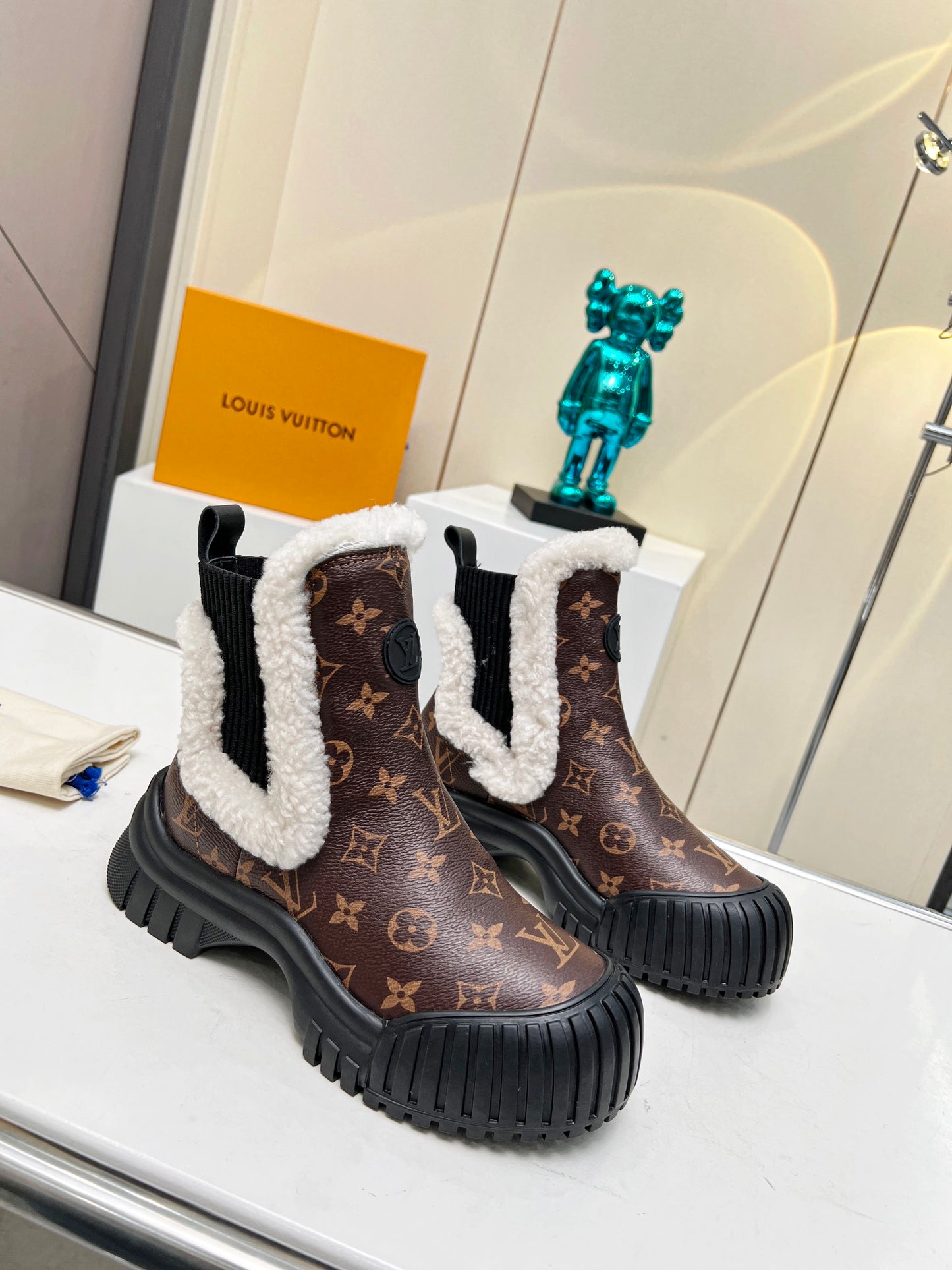 Louis Vuitton Ruby Ranger Flat