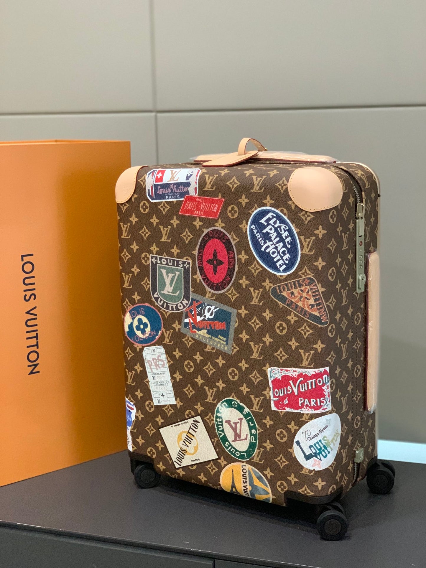 Louis Vuitton Horizon 55