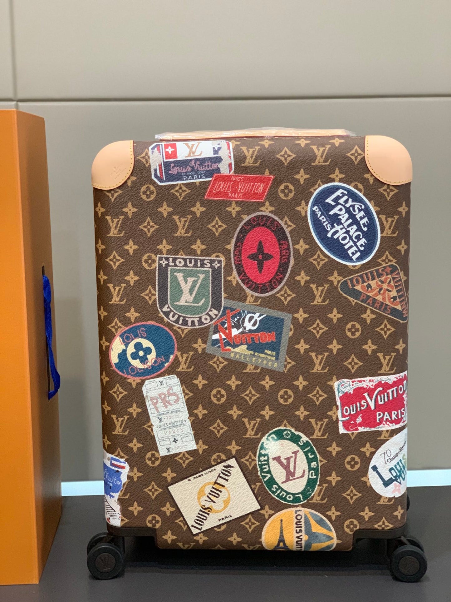 Louis Vuitton Horizon 55
