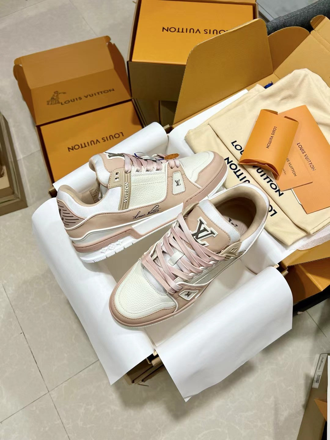 Louis Vuitton Sneakers