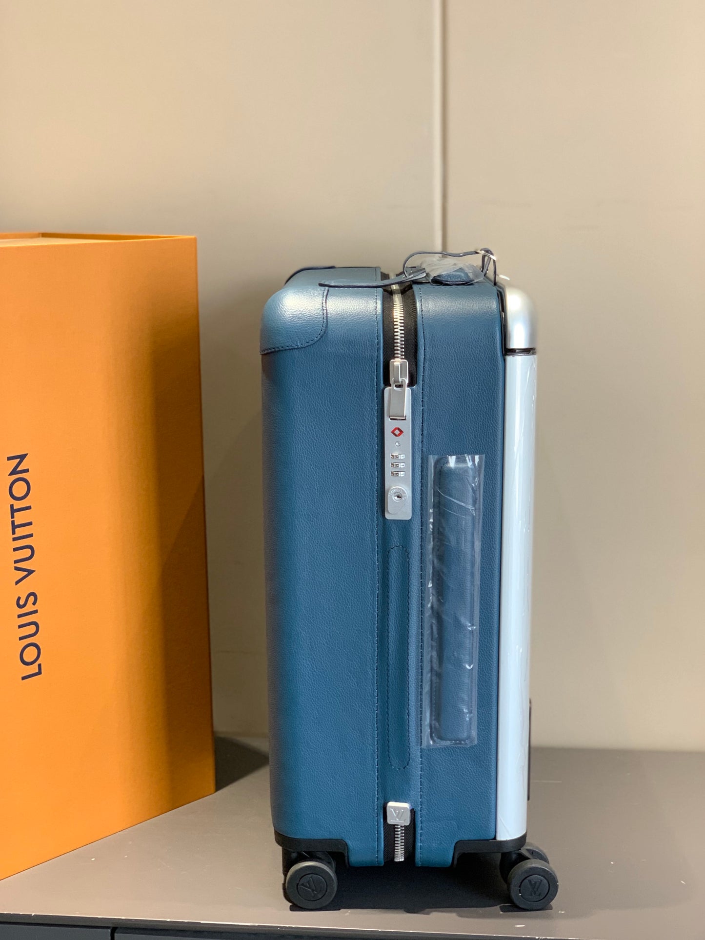 Louis Vuitton Horizon 55