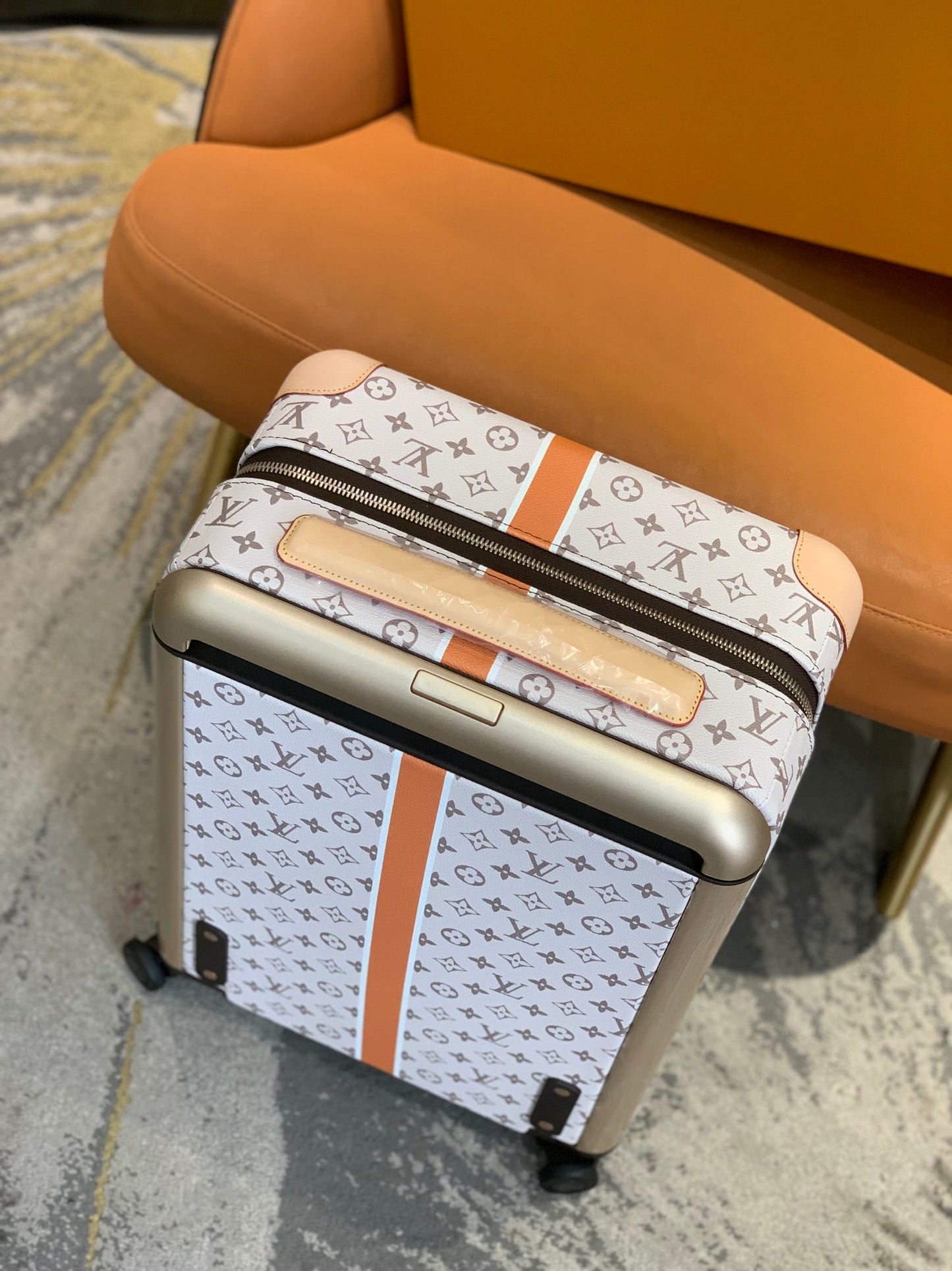 Louis Vuitton Horizon 55