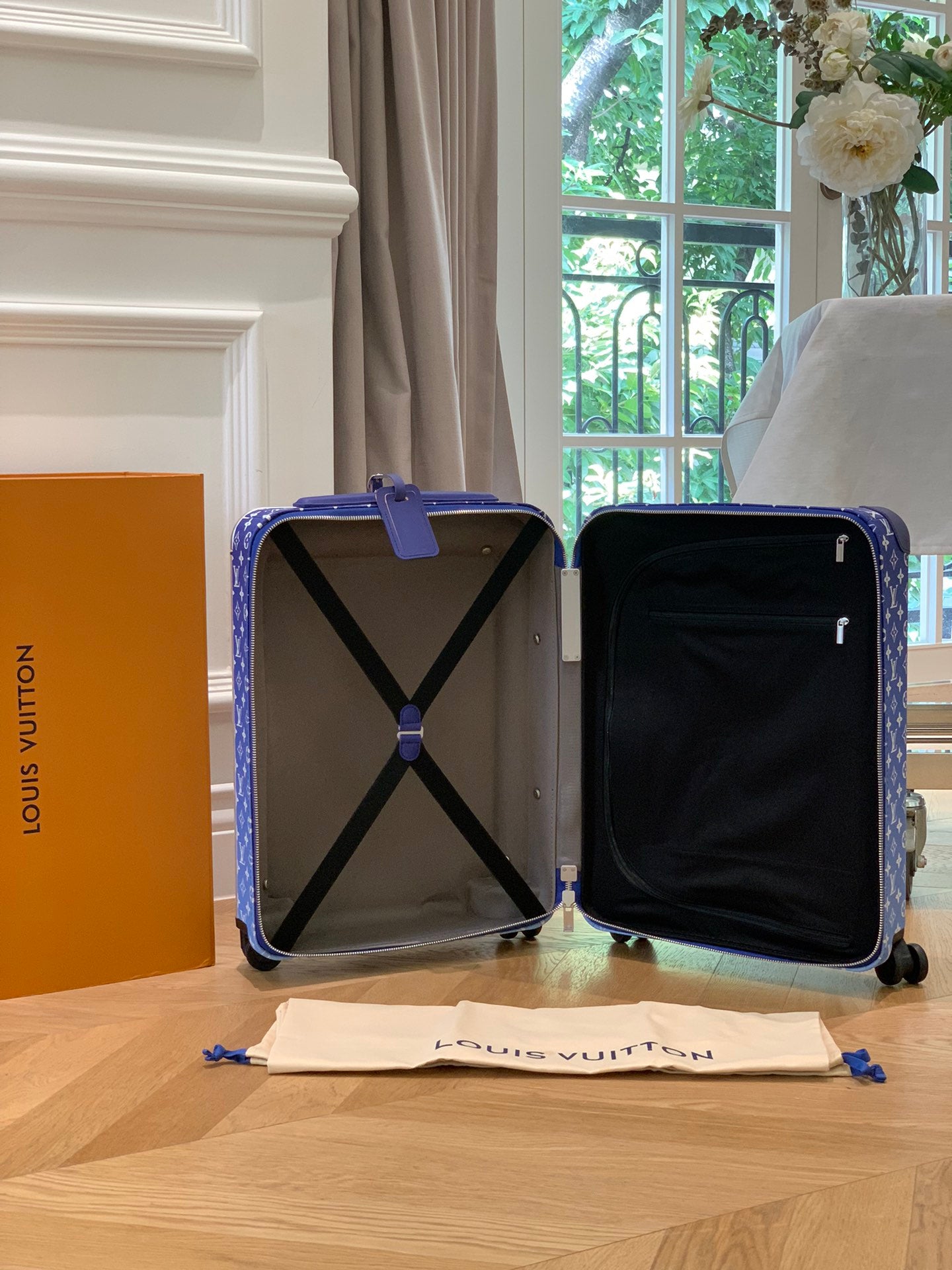 Louis Vuitton Horizon 55