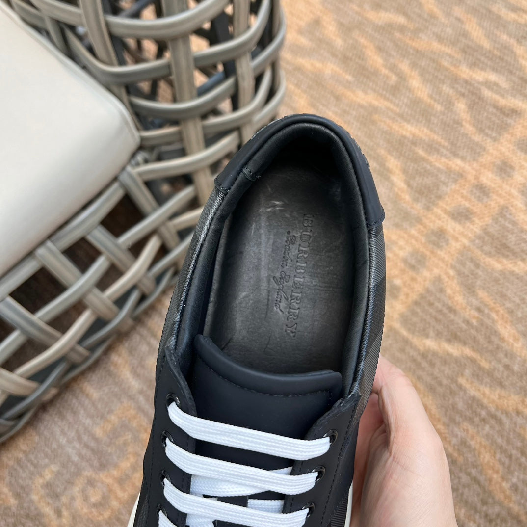 Burberry Sneakers