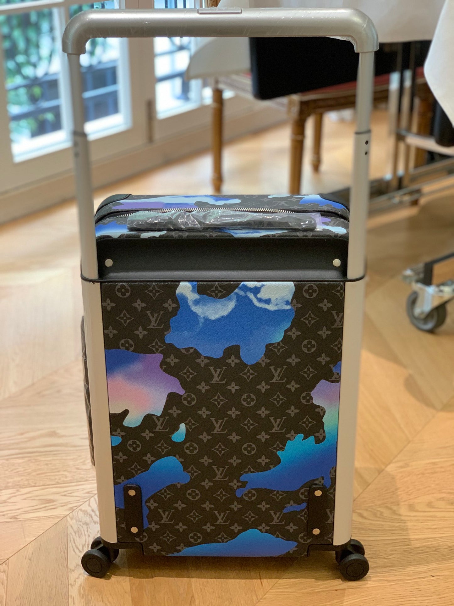 Louis Vuitton Horizon 55
