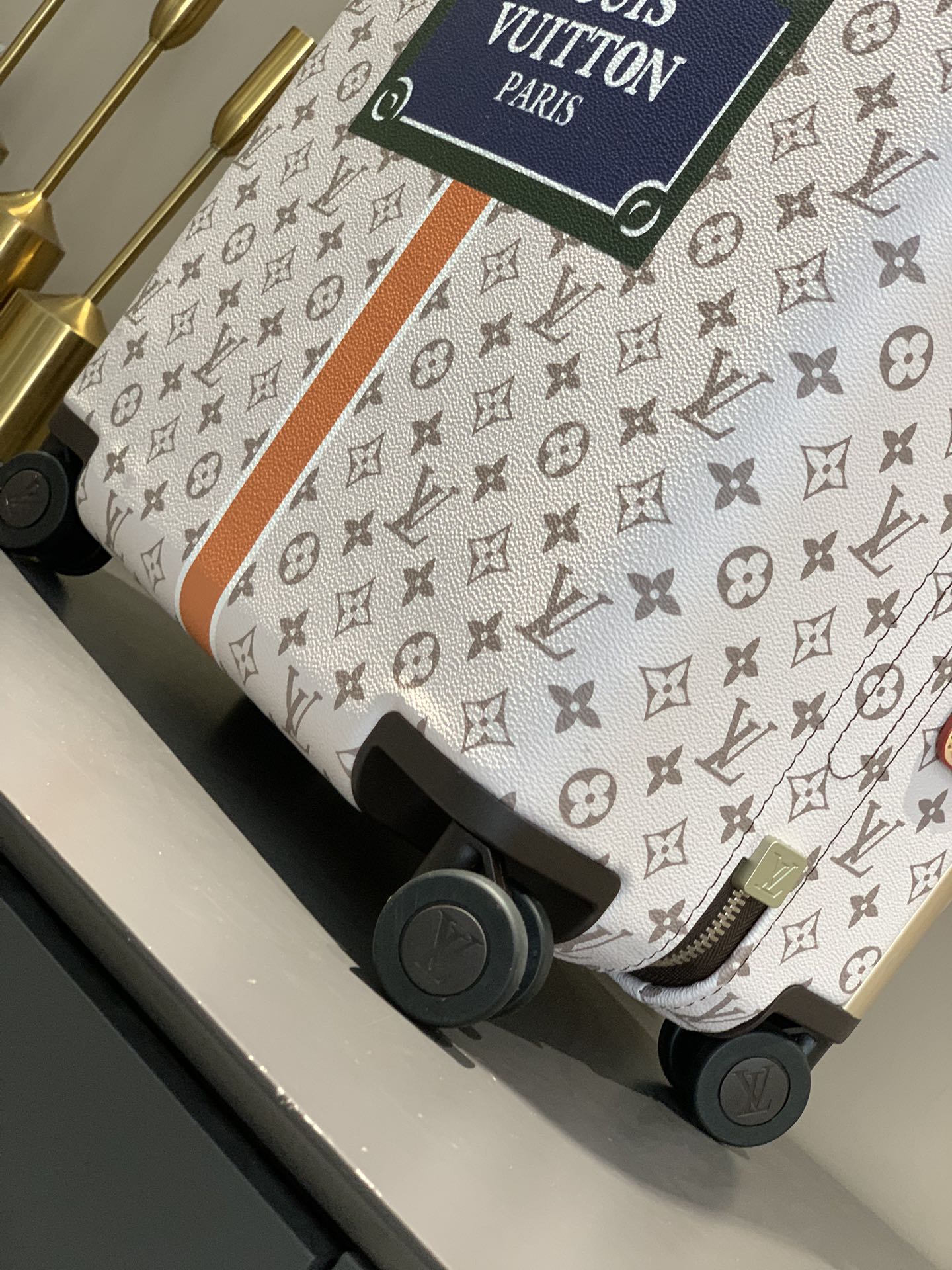 Louis Vuitton Horizon 55