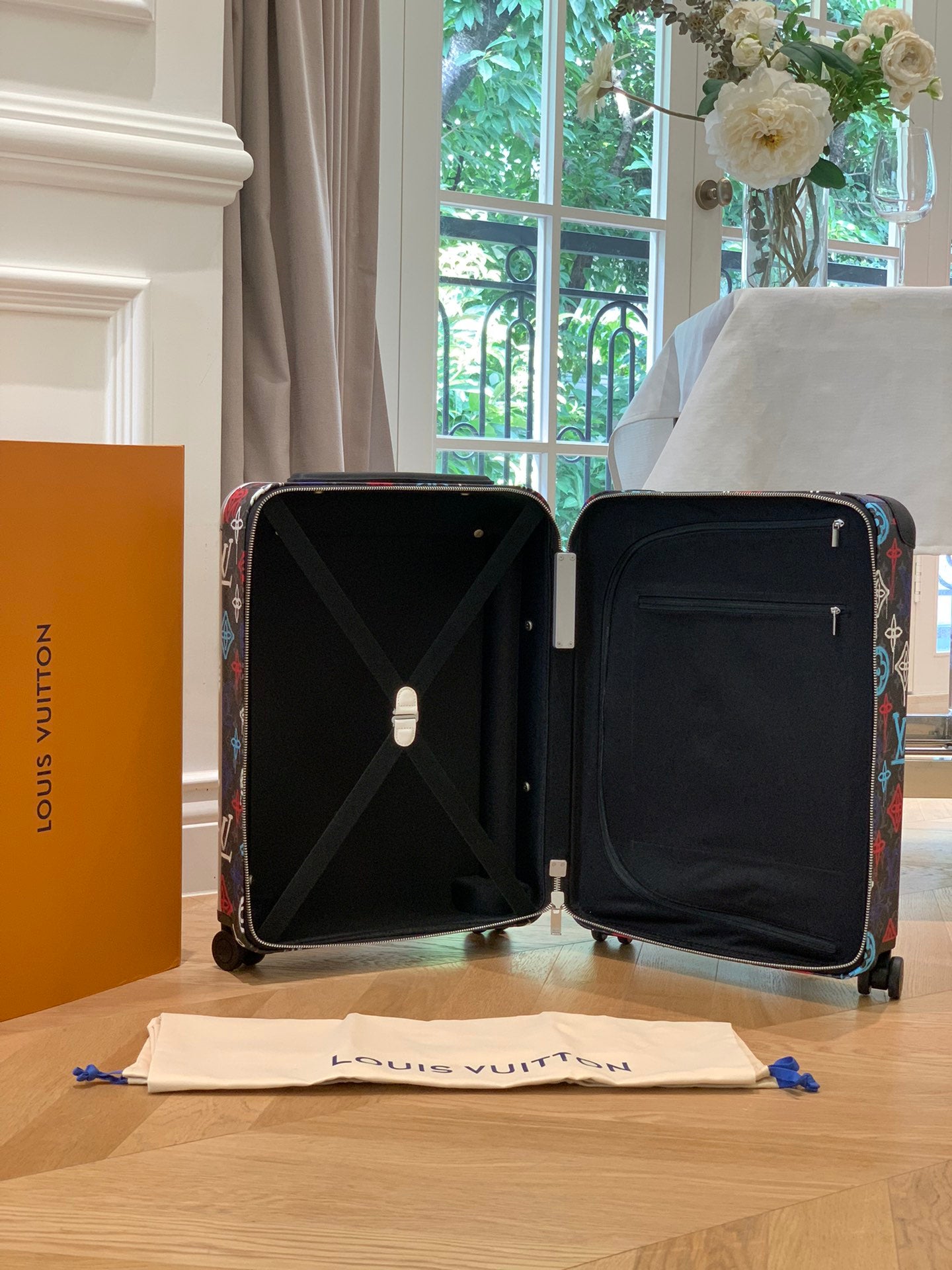 Louis Vuitton Horizon 55