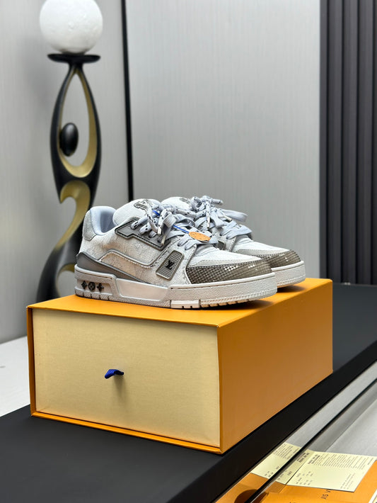 Louis Vuitton Low Top Sneaker