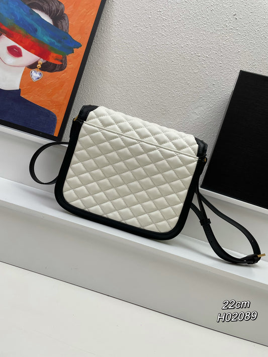Yves Saint Laurent It Bag