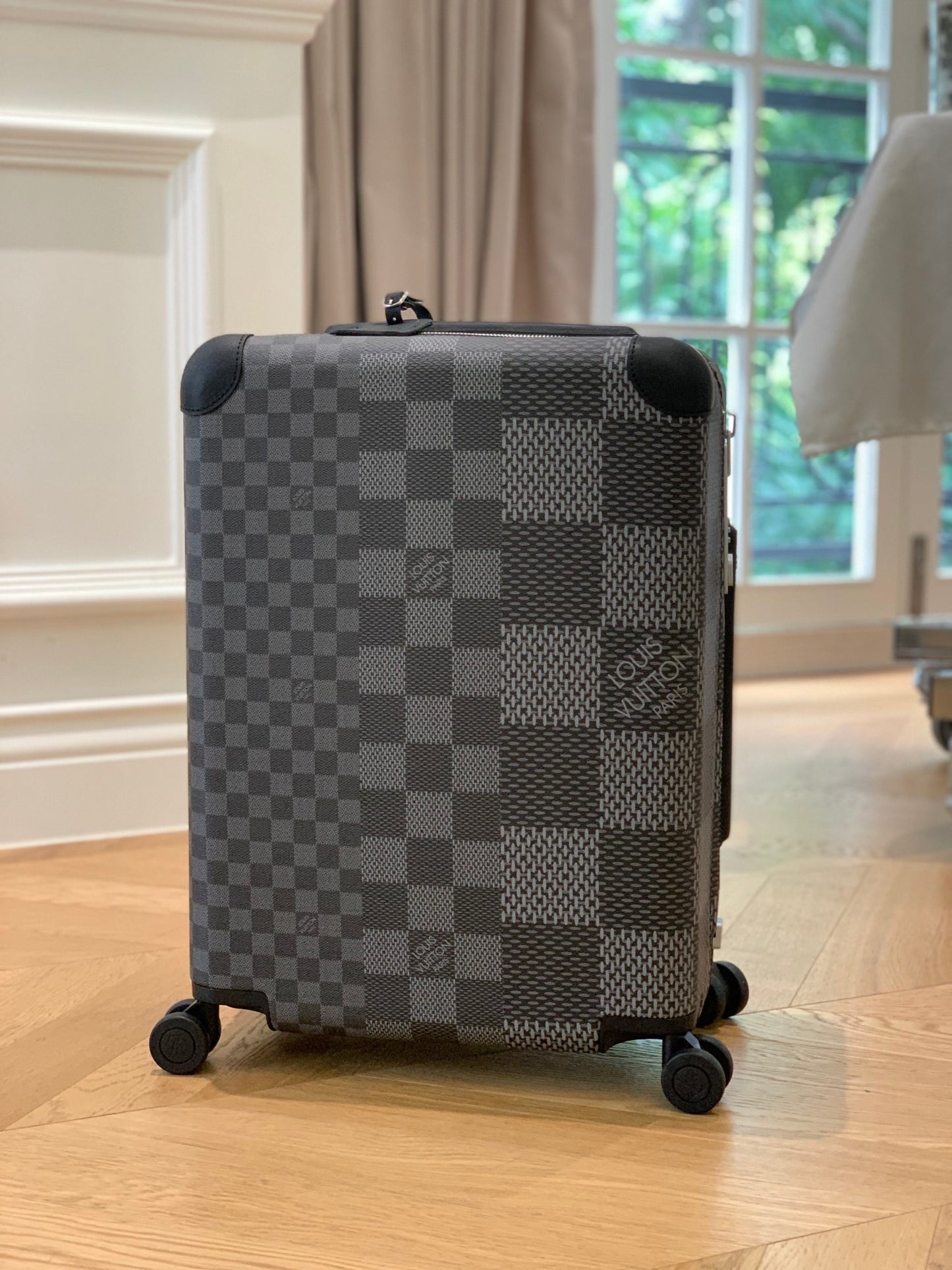Louis Vuitton Horizon 55