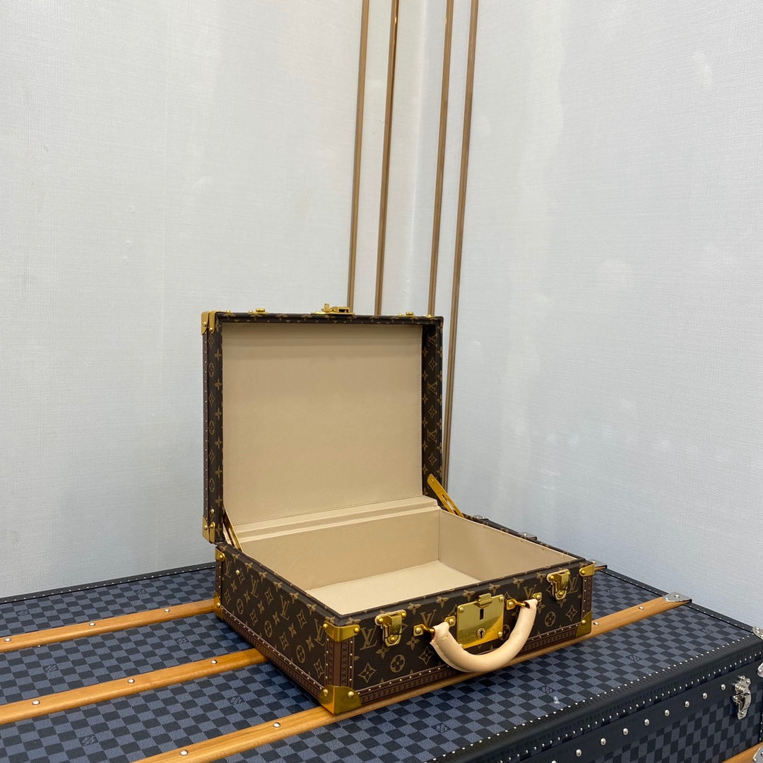 Louis Vuitton Bisten 50 Attache Hard Case Trunk