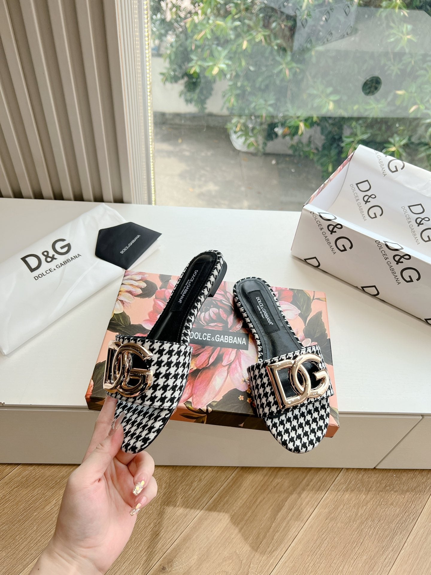 DOLCE&GABBANA DG leather slides