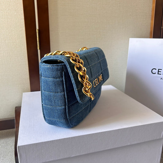 Chain Shoulder Bag Matelasse Monochrome Celine in Beige Quilted Goatskin