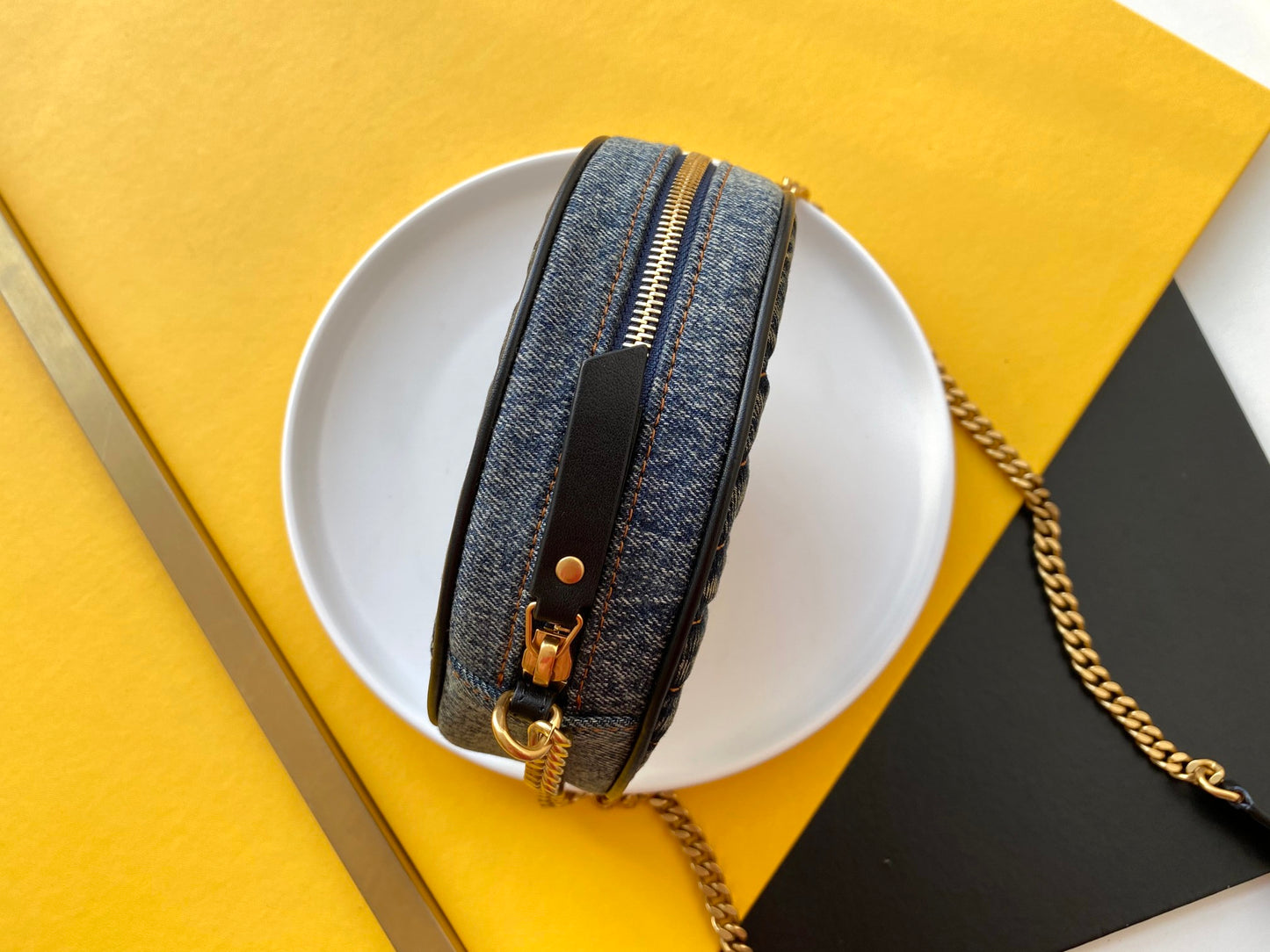Saint Laurent Vinyle leopard-print Round Camera Bag - Black