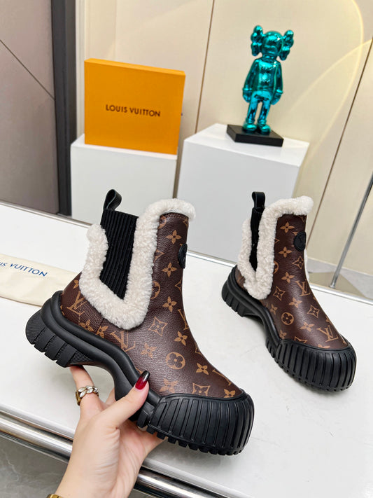Louis Vuitton Ruby Ranger Flat